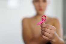 Outubro Rosa: O impacto do câncer de mama nas relações de trabalho