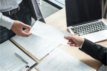 Demissão sem justa causa em 2025: O que mudou e o que sua empresa precisa observar para evitar ações trabalhistas